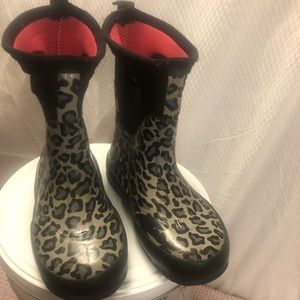 🌻 2 for $30 kids shoes